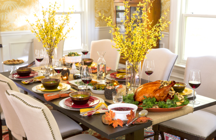 Elegant Thanksgiving table setting